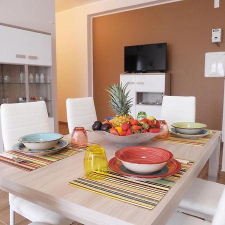 Guesthouse Fino'S Family Monopoli Bagian luar foto