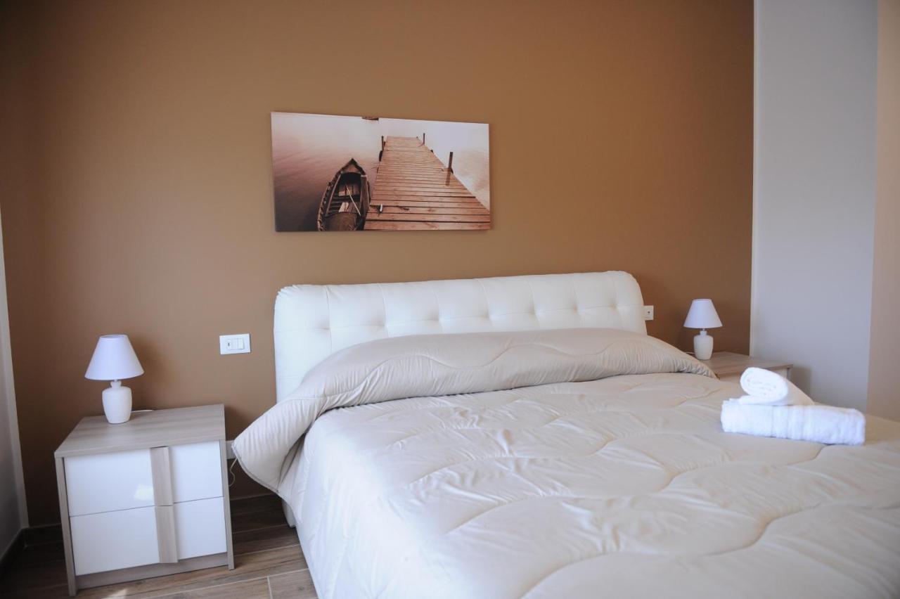 Guesthouse Fino'S Family Monopoli Bagian luar foto