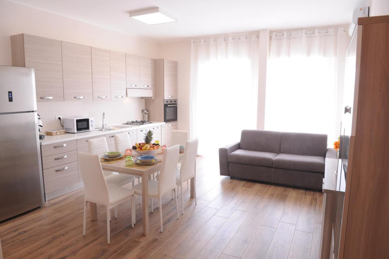 Guesthouse Fino'S Family Monopoli Bagian luar foto